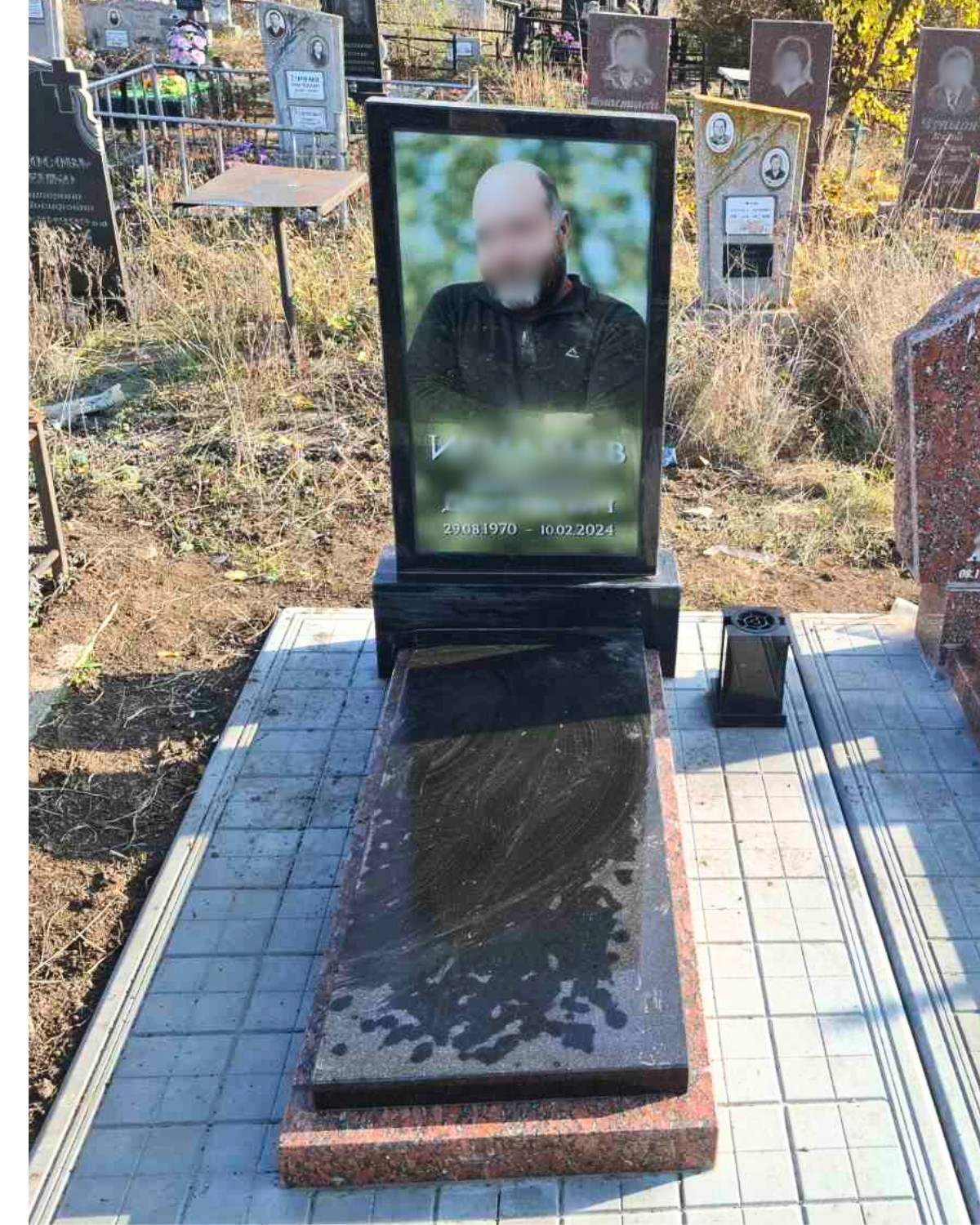 Одинарний пам'ятник фото