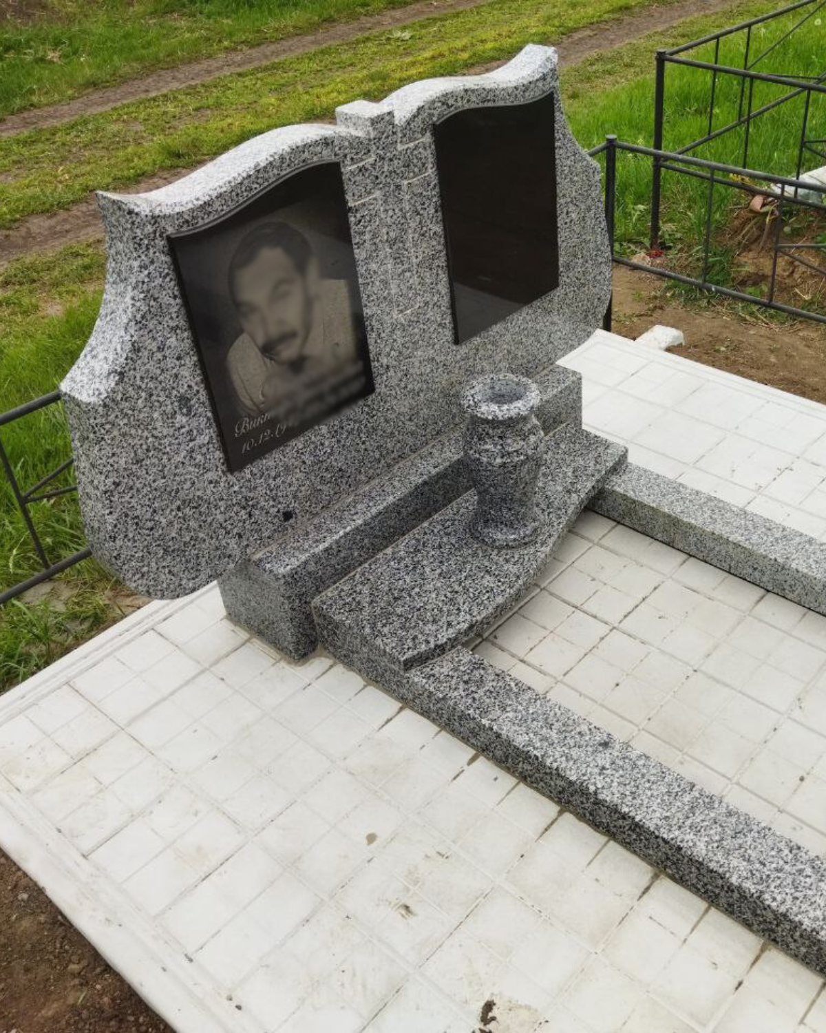 Подвійний пам'ятник фото