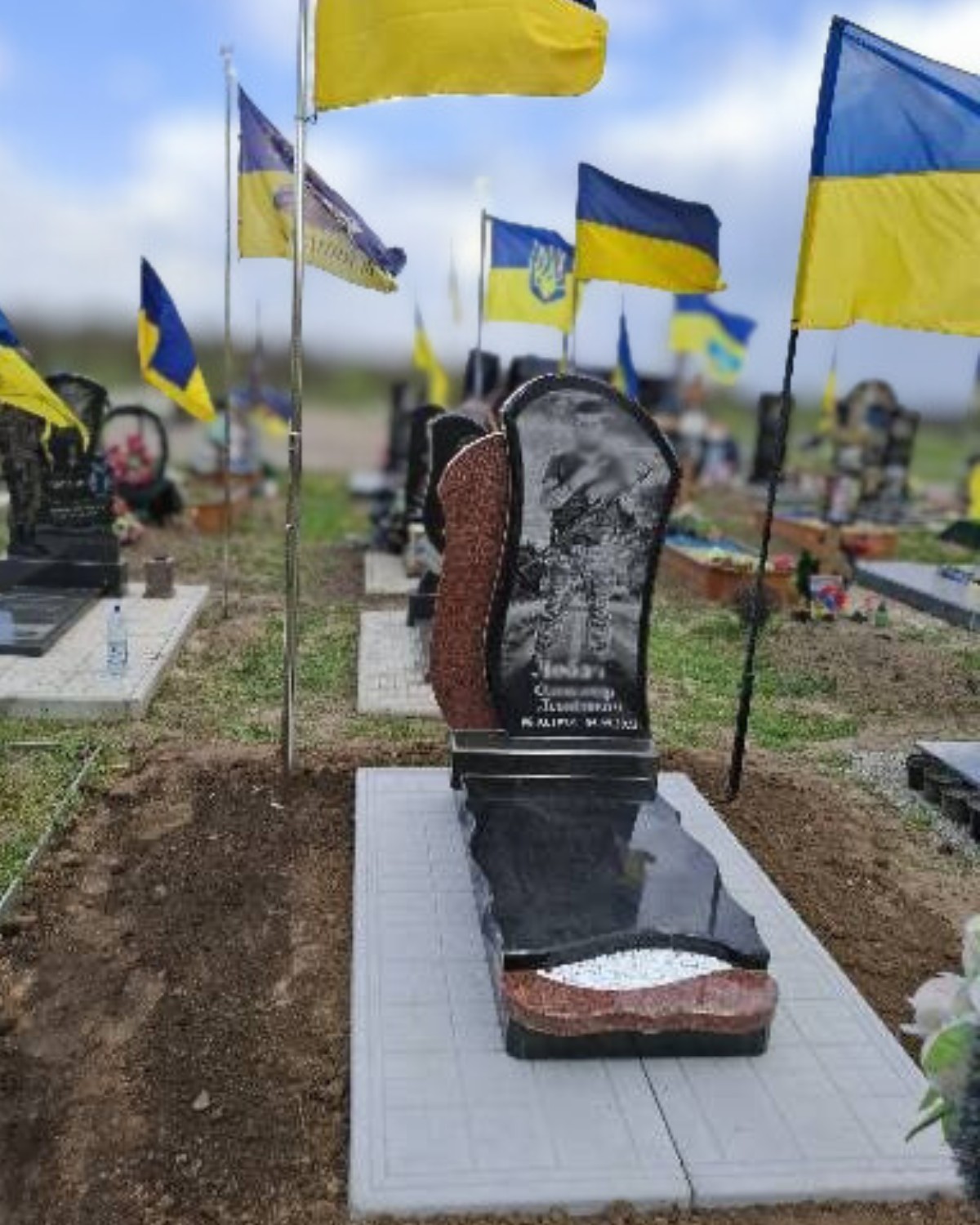 Пам'ятник військовому фото